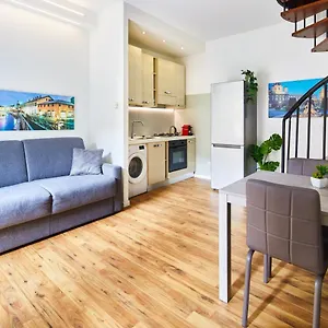 House Naviglio Tre 2° Piano Milano